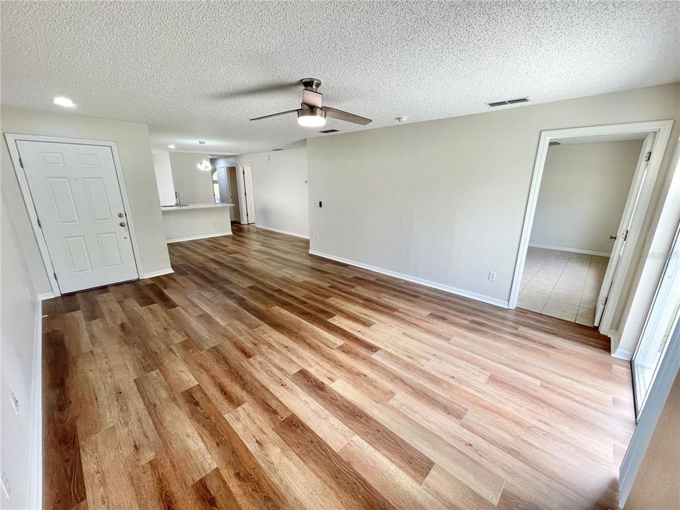 В аренду: $2,500 (3 спален, 2 ванн, 1365 Квадратных фут)