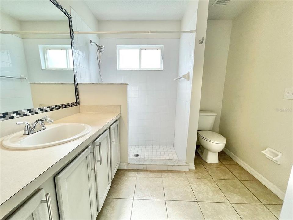 В аренду: $2,500 (3 спален, 2 ванн, 1365 Квадратных фут)