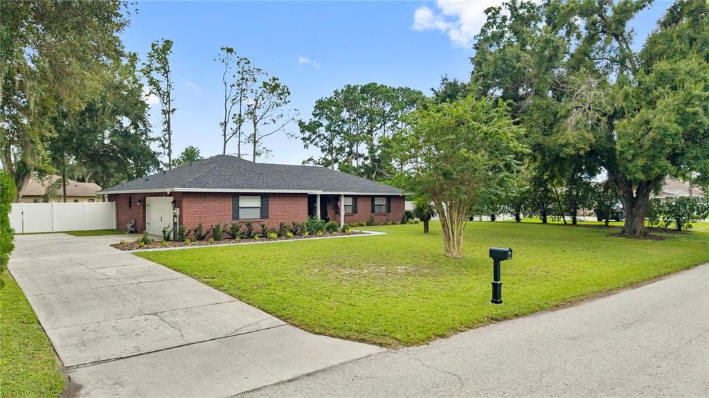 For Sale: $424,900 (3 beds, 2 baths, 1896 Square Feet)