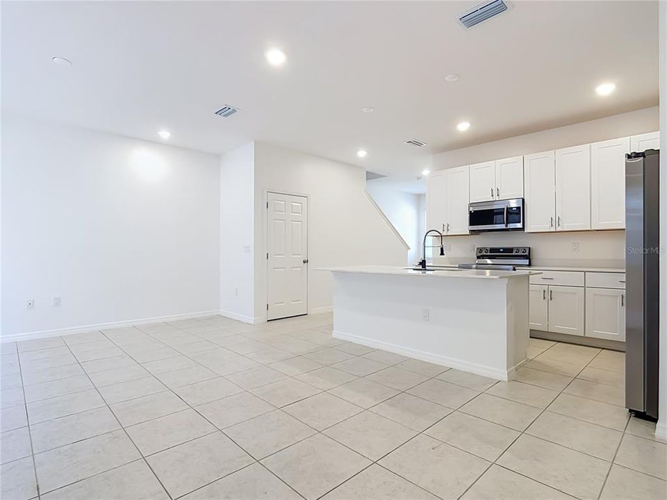 En Renta: $2,395 (4 camas, 3 baños, 1786 Pies cuadrados)