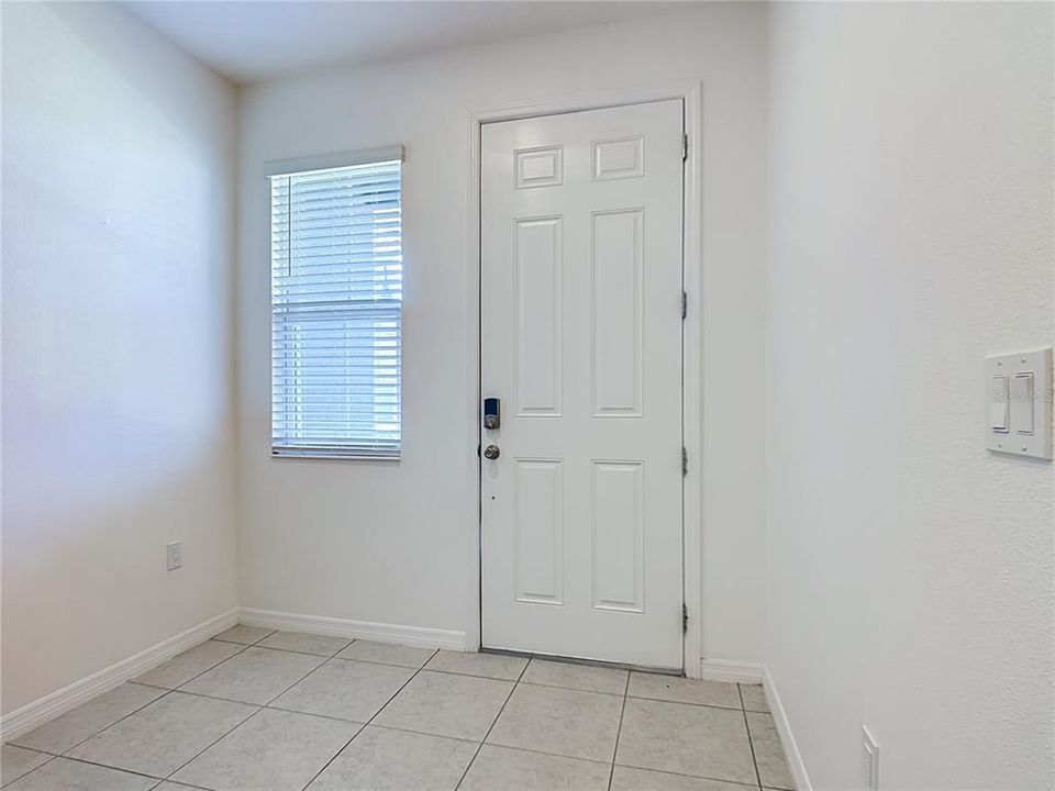En Renta: $2,395 (4 camas, 3 baños, 1786 Pies cuadrados)