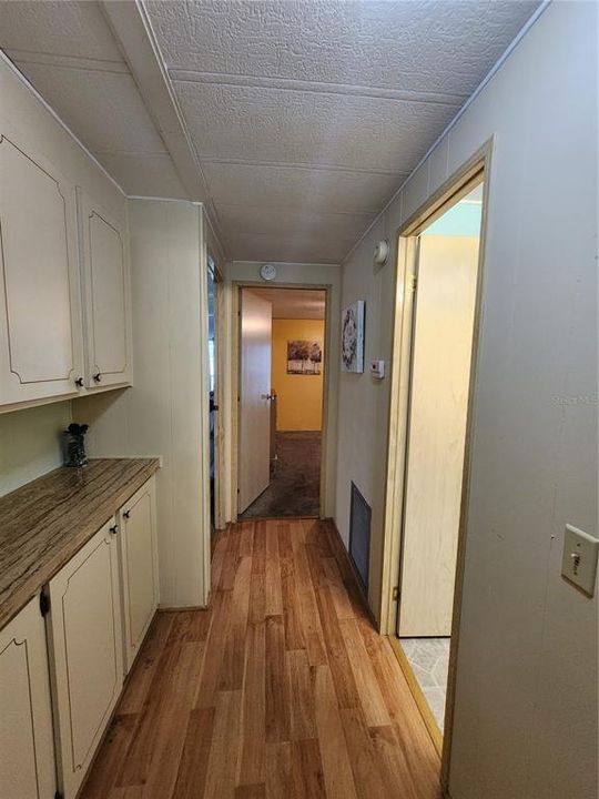 На продажу: $99,500 (2 спален, 2 ванн, 1144 Квадратных фут)