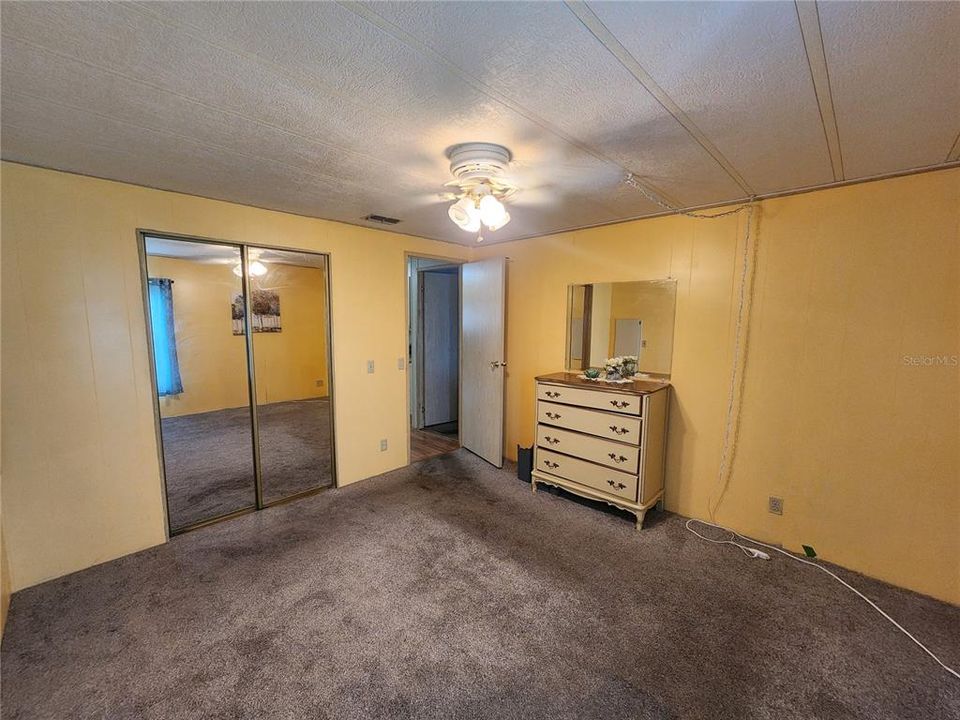 На продажу: $99,500 (2 спален, 2 ванн, 1144 Квадратных фут)