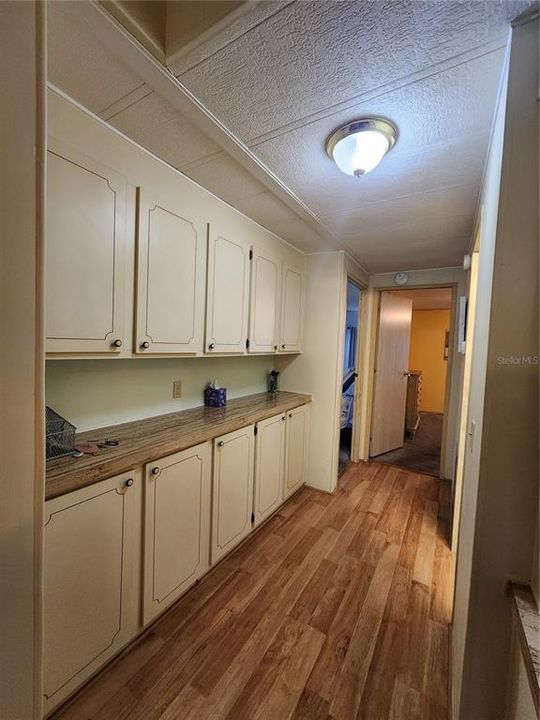 На продажу: $99,500 (2 спален, 2 ванн, 1144 Квадратных фут)