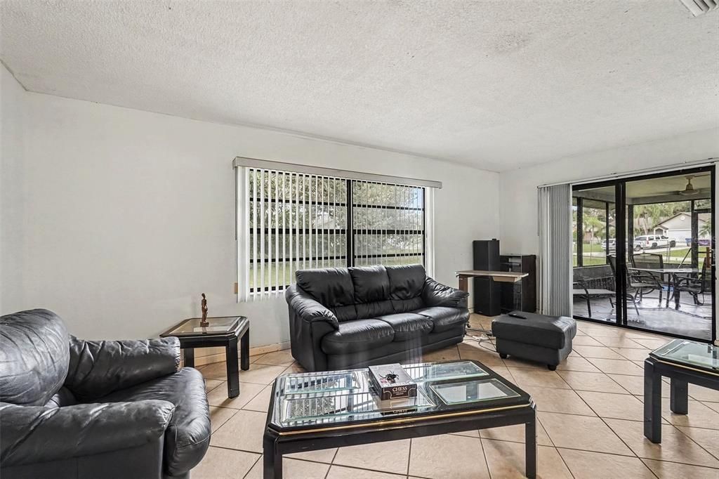 For Sale: $274,900 (3 beds, 2 baths, 1530 Square Feet)