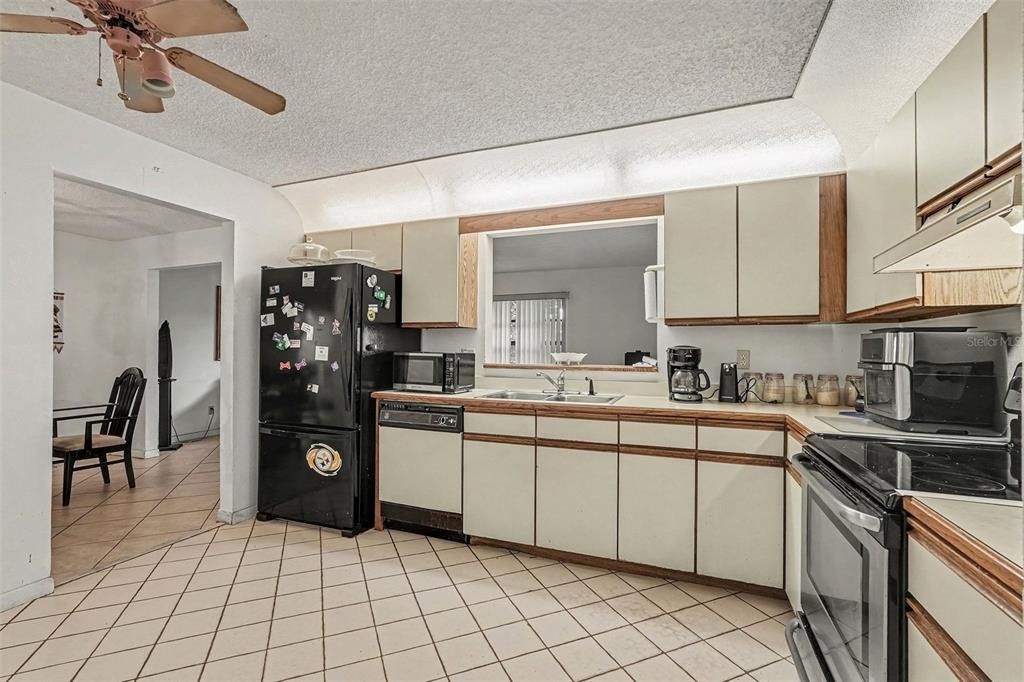 For Sale: $274,900 (3 beds, 2 baths, 1530 Square Feet)