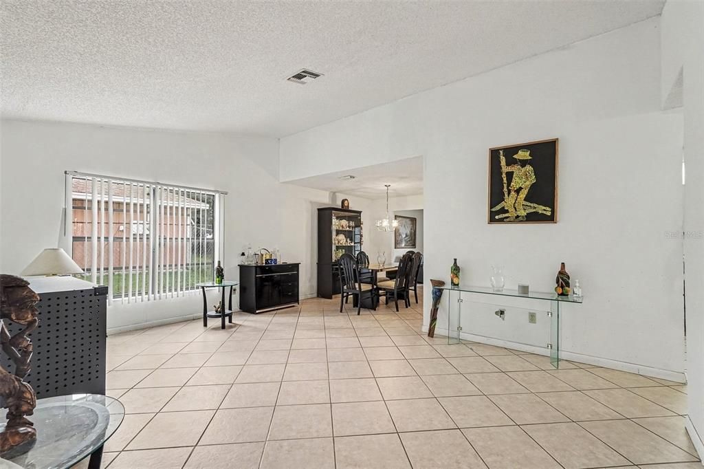 For Sale: $274,900 (3 beds, 2 baths, 1530 Square Feet)
