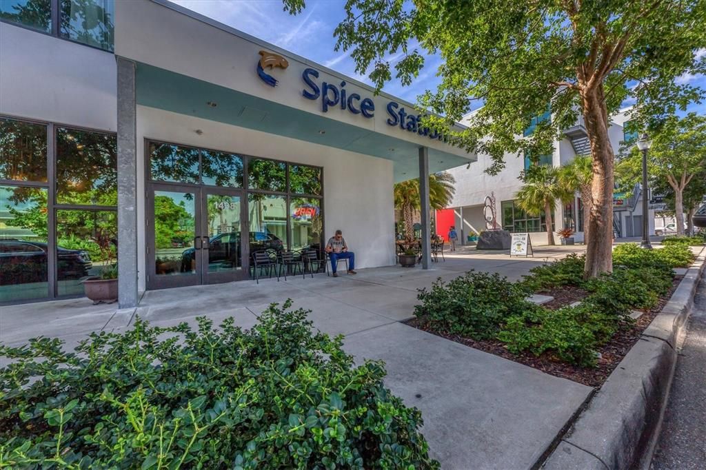 For Sale: $799,000 (2 beds, 2 baths, 1400 Square Feet)