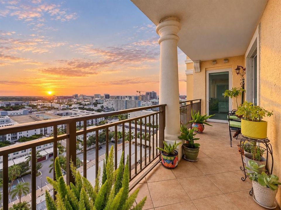 For Sale: $799,000 (2 beds, 2 baths, 1400 Square Feet)