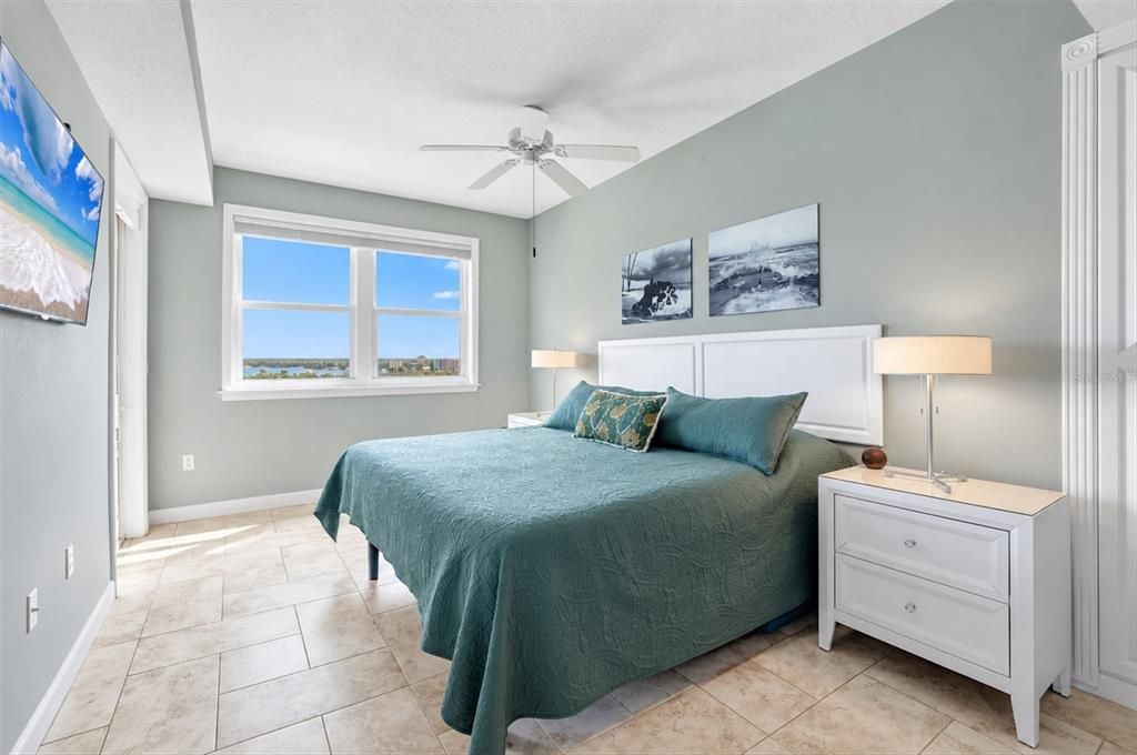 For Sale: $799,000 (2 beds, 2 baths, 1400 Square Feet)