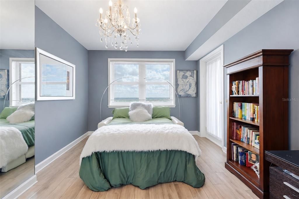 For Sale: $799,000 (2 beds, 2 baths, 1400 Square Feet)