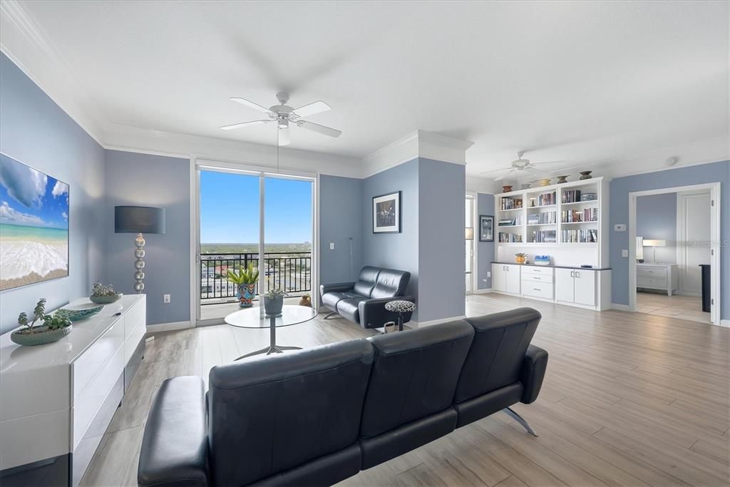 For Sale: $799,000 (2 beds, 2 baths, 1400 Square Feet)