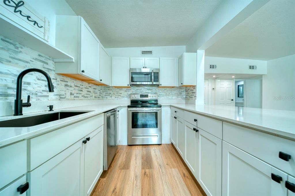 En Venta: $450,000 (4 camas, 3 baños, 1683 Pies cuadrados)