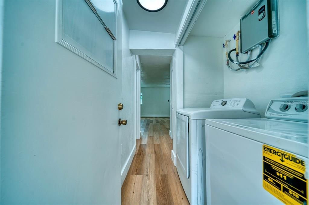 En Venta: $450,000 (4 camas, 3 baños, 1683 Pies cuadrados)