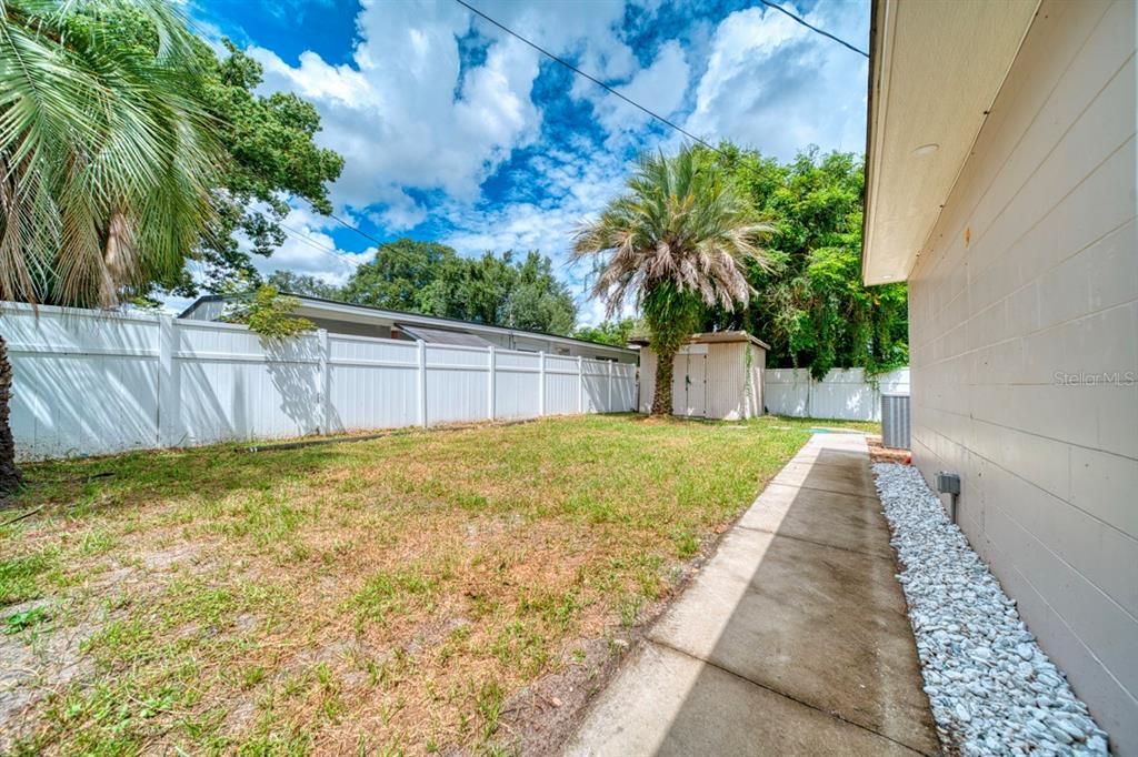 En Venta: $450,000 (4 camas, 3 baños, 1683 Pies cuadrados)