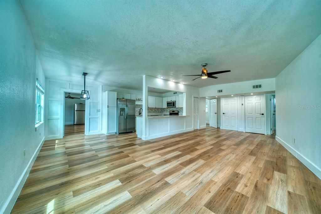 En Venta: $450,000 (4 camas, 3 baños, 1683 Pies cuadrados)