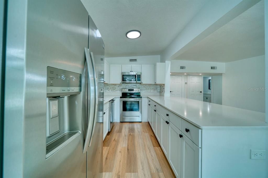 En Venta: $450,000 (4 camas, 3 baños, 1683 Pies cuadrados)