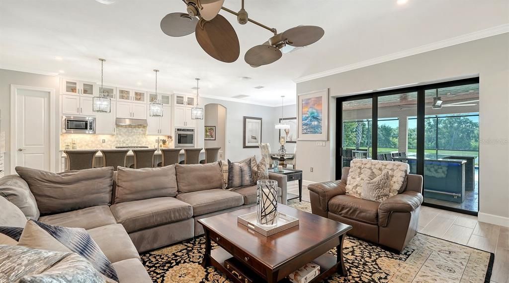 En Venta: $2,290,000 (5 camas, 4 baños, 4453 Pies cuadrados)
