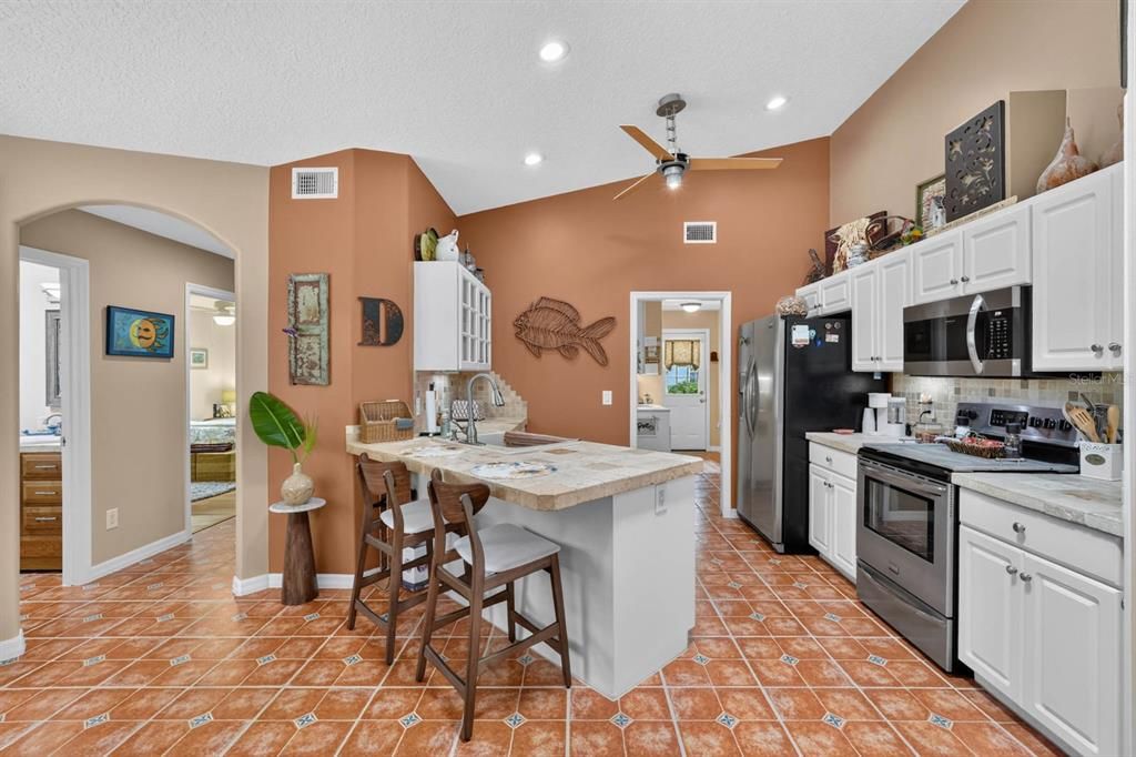 На продажу: $399,000 (3 спален, 2 ванн, 1667 Квадратных фут)