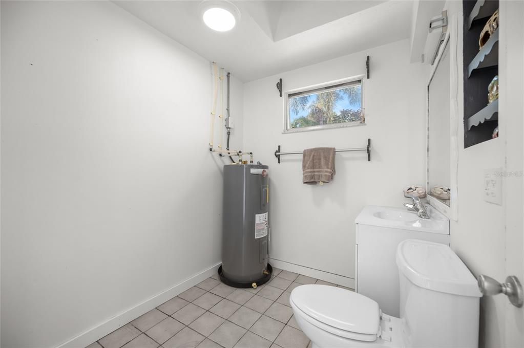 For Sale: $675,000 (4 beds, 4 baths, 1916 Square Feet)