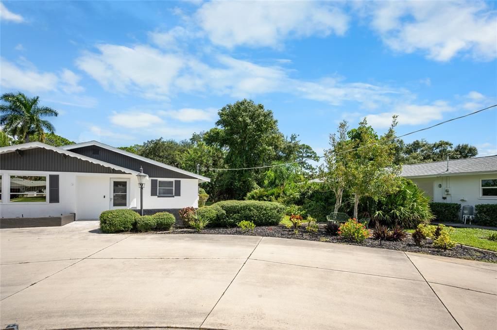 For Sale: $675,000 (4 beds, 4 baths, 1916 Square Feet)