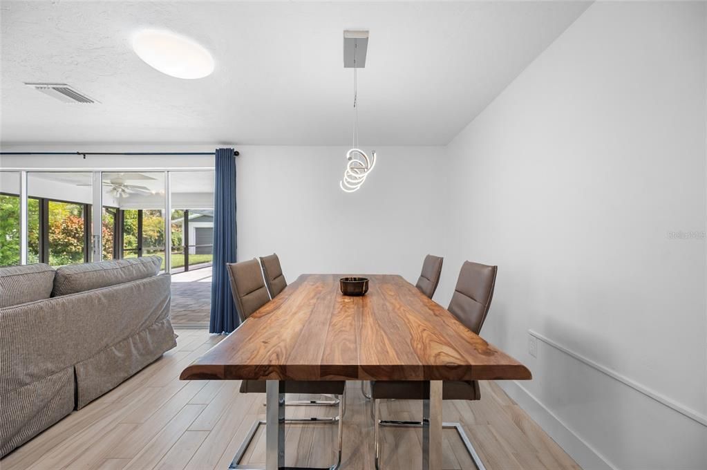 For Sale: $675,000 (4 beds, 4 baths, 1916 Square Feet)