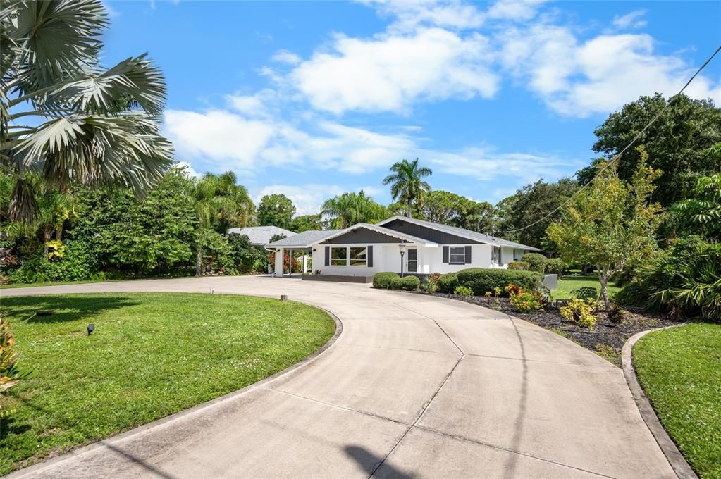 For Sale: $675,000 (4 beds, 4 baths, 1916 Square Feet)