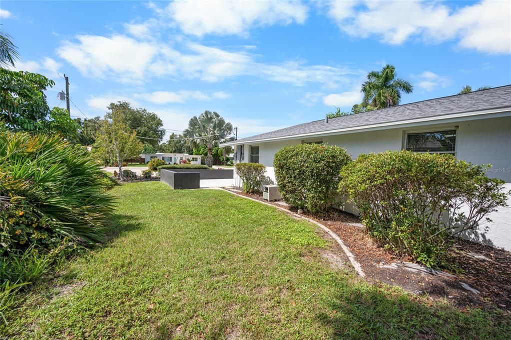 For Sale: $675,000 (4 beds, 4 baths, 1916 Square Feet)