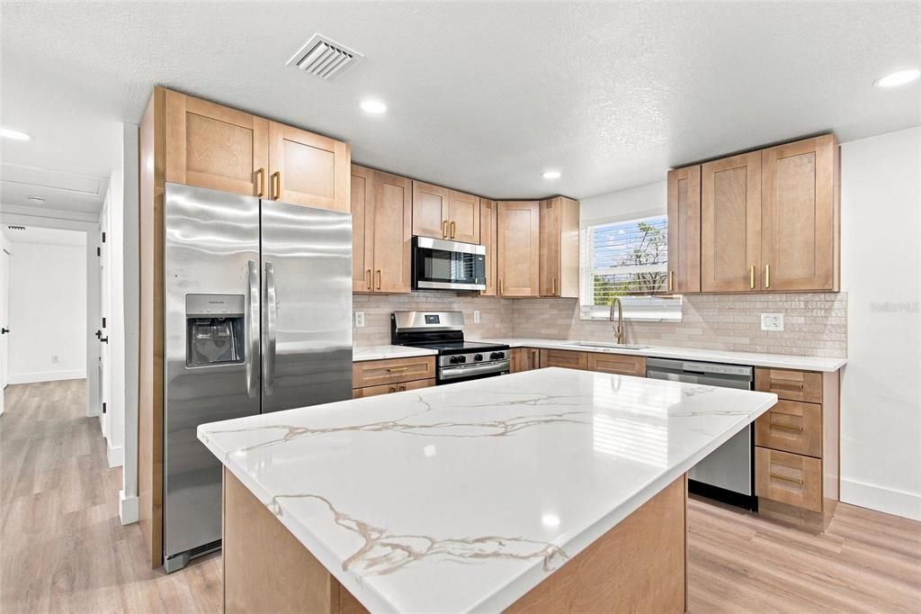 For Sale: $375,000 (3 beds, 2 baths, 1176 Square Feet)