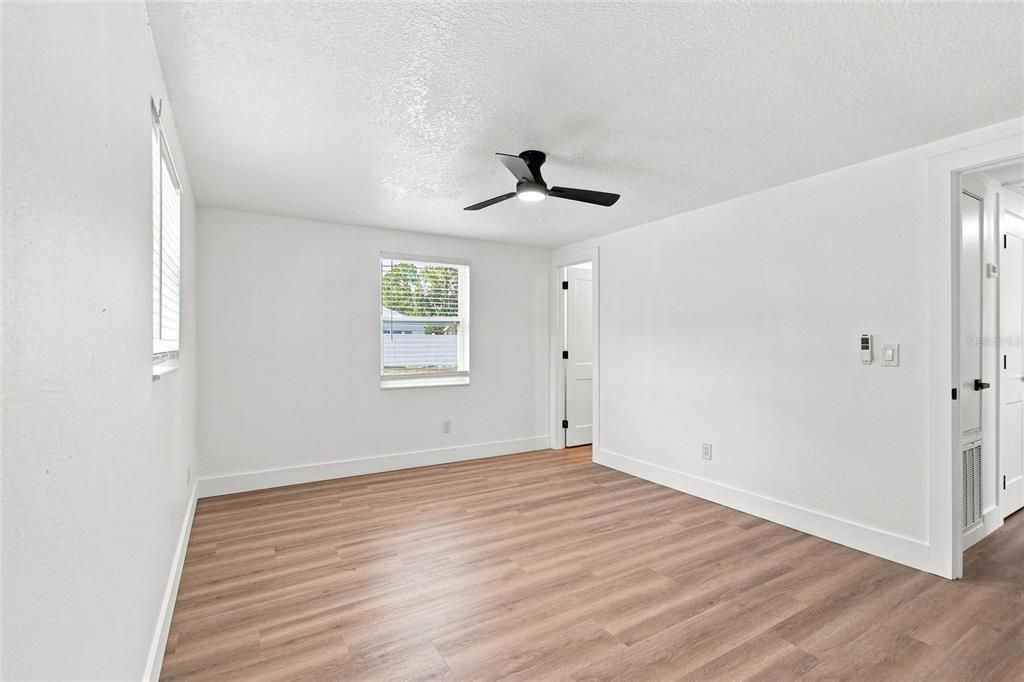 For Sale: $375,000 (3 beds, 2 baths, 1176 Square Feet)