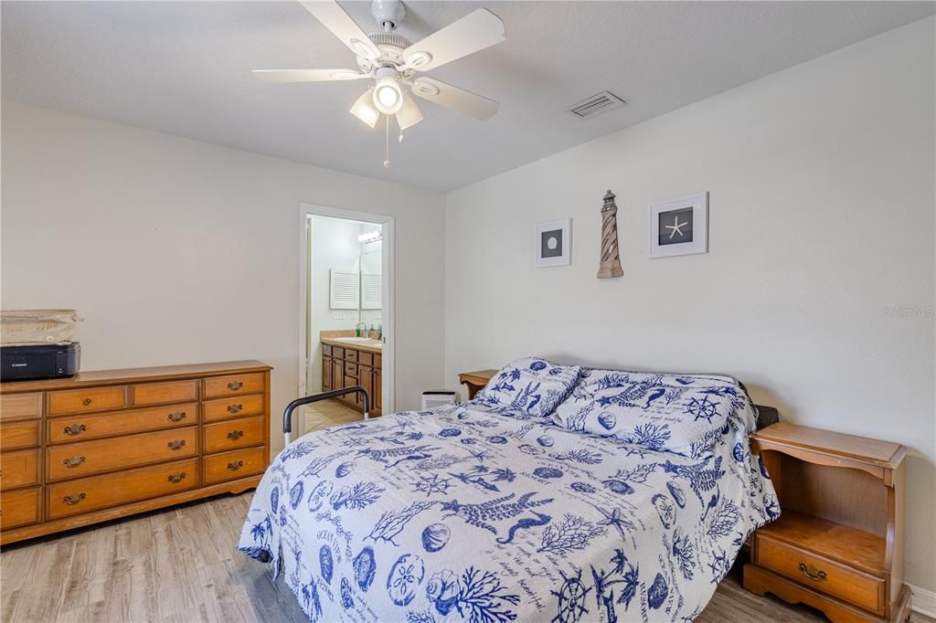 For Sale: $369,000 (5 beds, 3 baths, 2545 Square Feet)