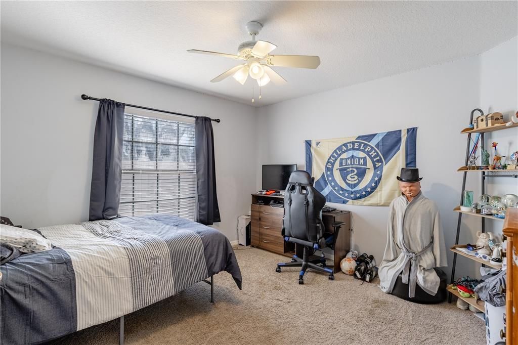For Sale: $369,000 (5 beds, 3 baths, 2545 Square Feet)