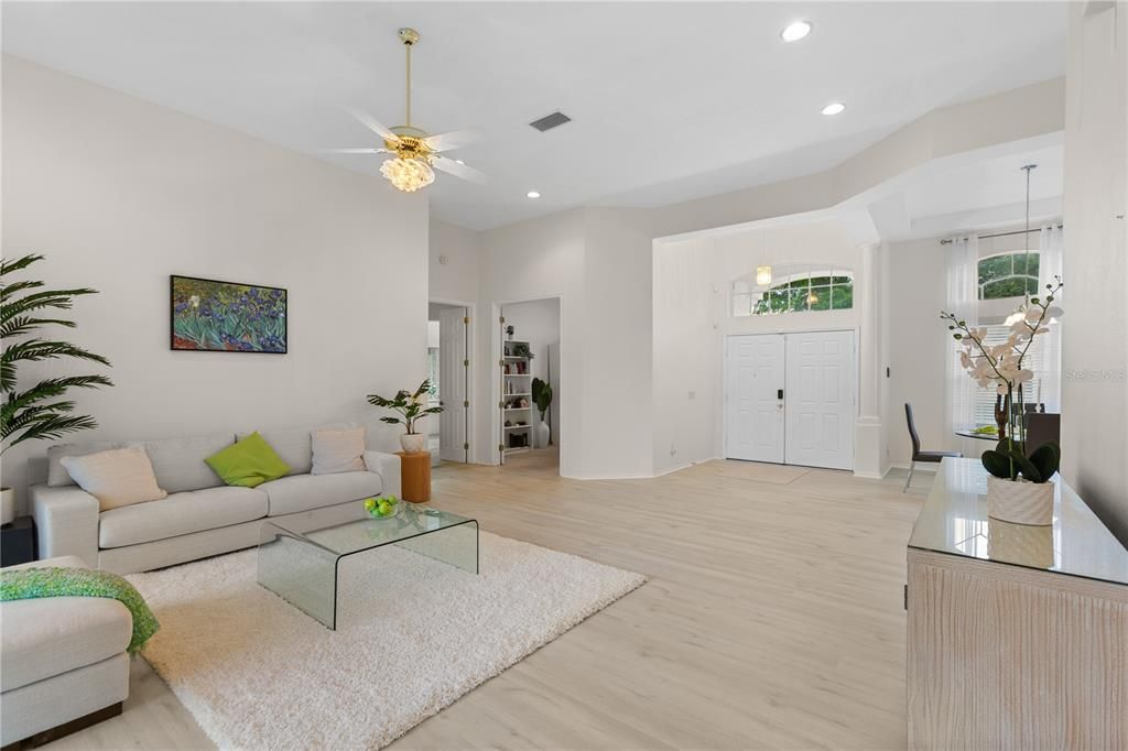En Venta: $550,000 (3 camas, 3 baños, 3037 Pies cuadrados)