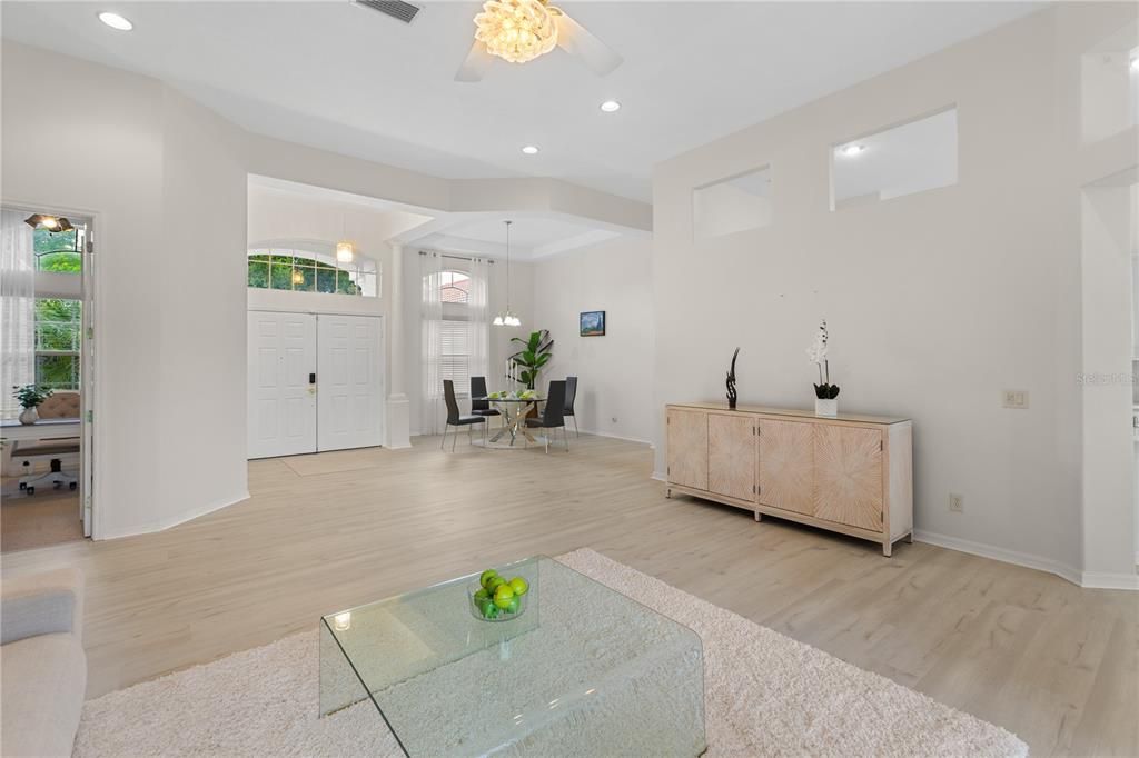 En Venta: $550,000 (3 camas, 3 baños, 3037 Pies cuadrados)
