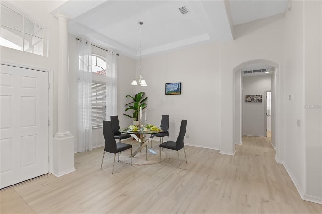 En Venta: $550,000 (3 camas, 3 baños, 3037 Pies cuadrados)