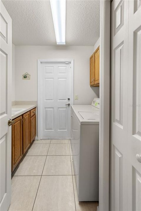 En Venta: $550,000 (3 camas, 3 baños, 3037 Pies cuadrados)