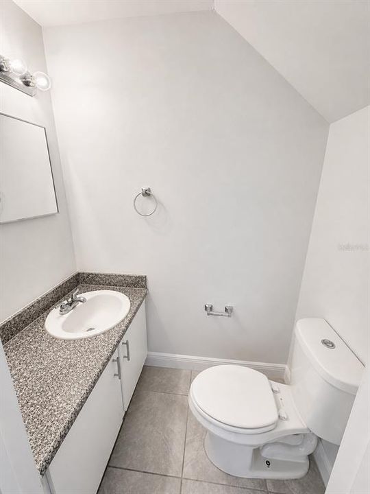 For Rent: $1,379 (2 beds, 1 baths, 938 Square Feet)