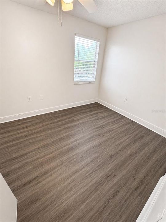 For Rent: $1,379 (2 beds, 1 baths, 938 Square Feet)