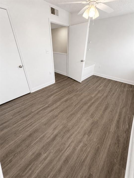 For Rent: $1,379 (2 beds, 1 baths, 938 Square Feet)