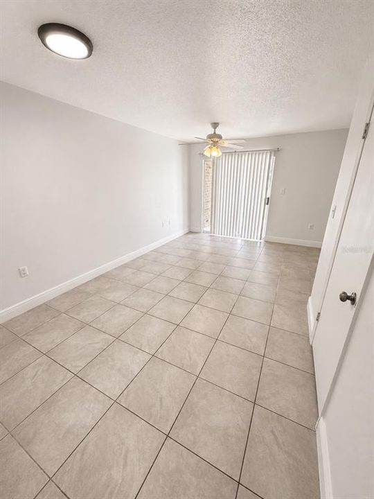 For Rent: $1,379 (2 beds, 1 baths, 938 Square Feet)