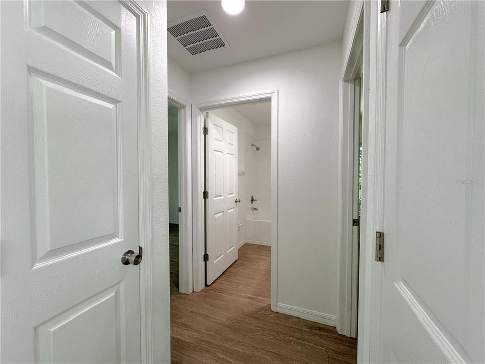 For Sale: $259,900 (3 beds, 2 baths, 1140 Square Feet)
