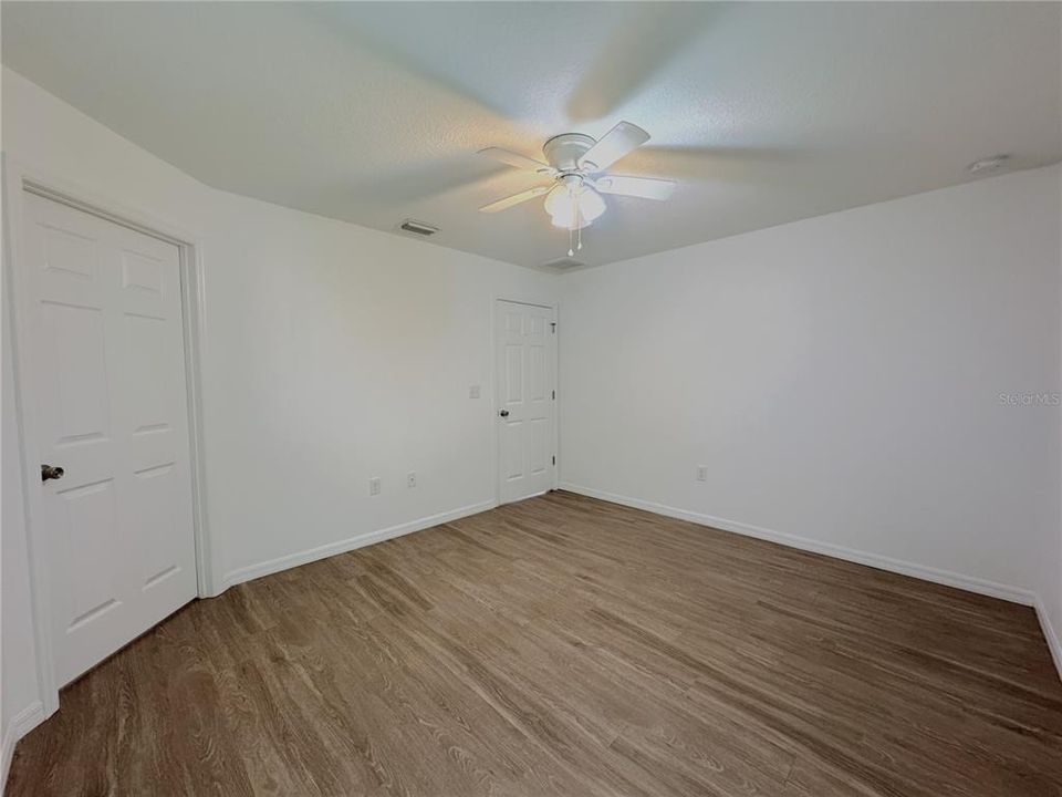 For Sale: $259,900 (3 beds, 2 baths, 1140 Square Feet)