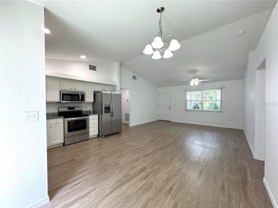 For Sale: $259,900 (3 beds, 2 baths, 1140 Square Feet)