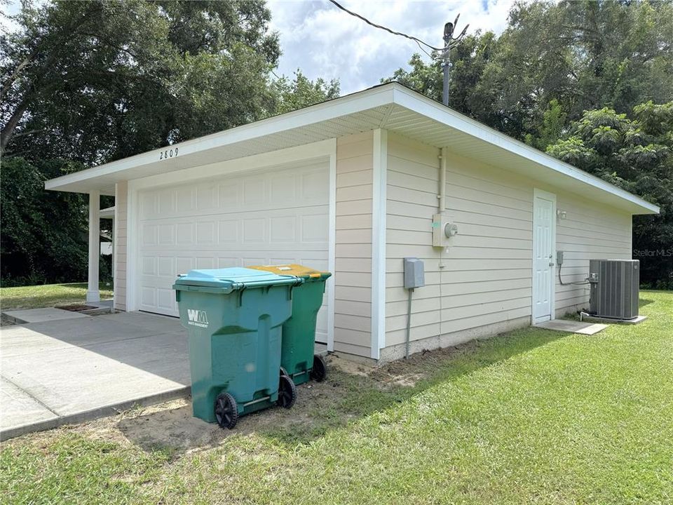 For Sale: $259,900 (3 beds, 2 baths, 1140 Square Feet)