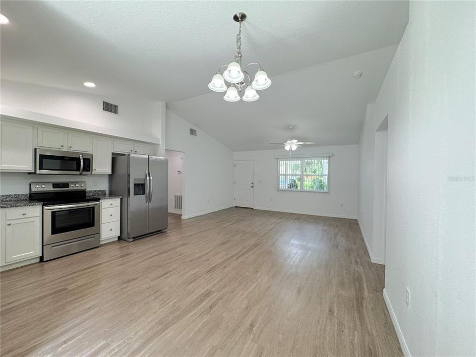 For Sale: $259,900 (3 beds, 2 baths, 1140 Square Feet)