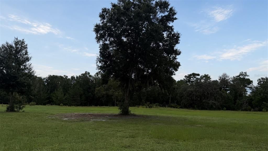 待售: $429,990 (4.10 acres)