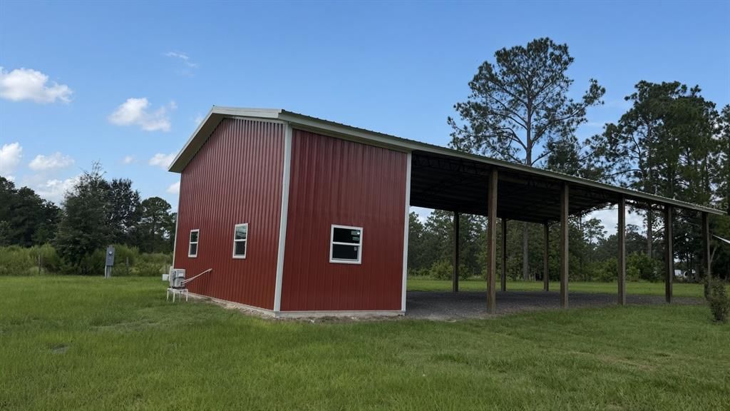 待售: $429,990 (4.10 acres)