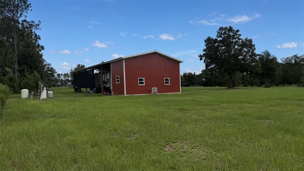 待售: $429,990 (4.10 acres)