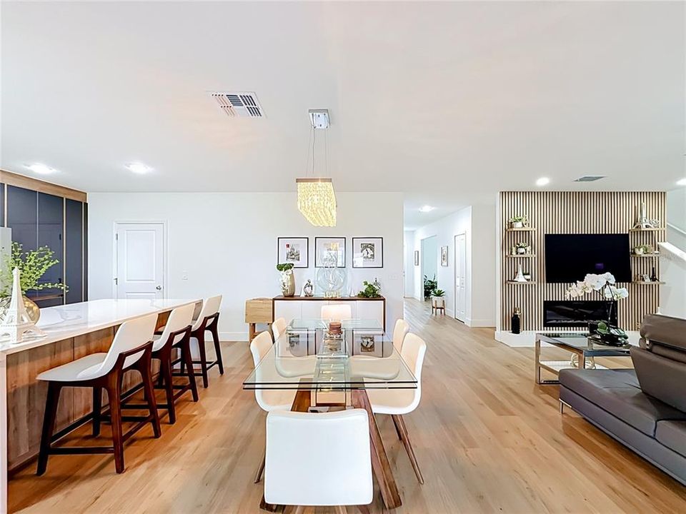 En Venta: $470,000 (4 camas, 2 baños, 2583 Pies cuadrados)