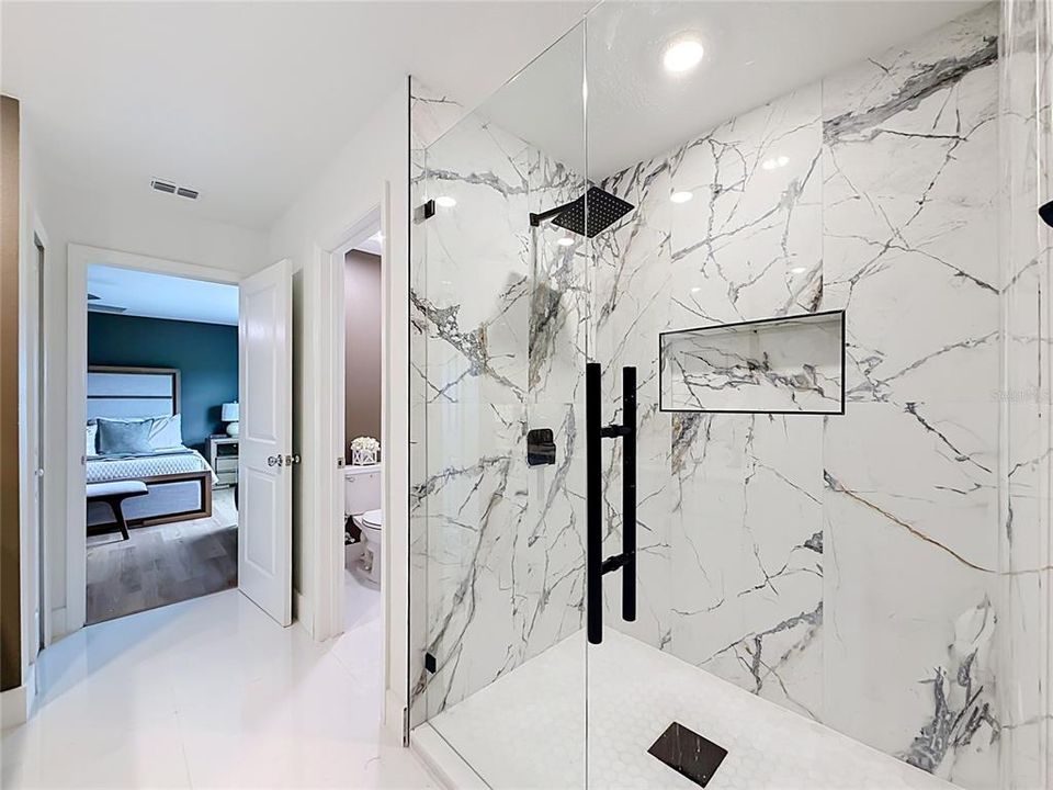 En Venta: $470,000 (4 camas, 2 baños, 2583 Pies cuadrados)